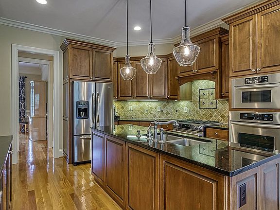 3rd image of 119 Ironwood Ct