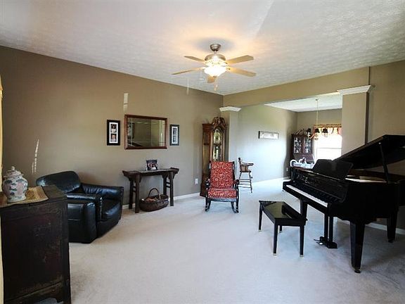 3rd image of 508 Thames Cir