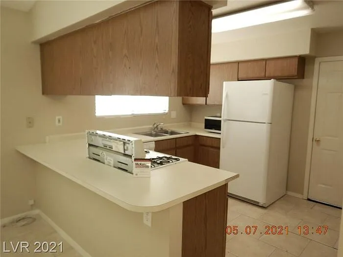 525 Dutchman Ave — Photo 6
