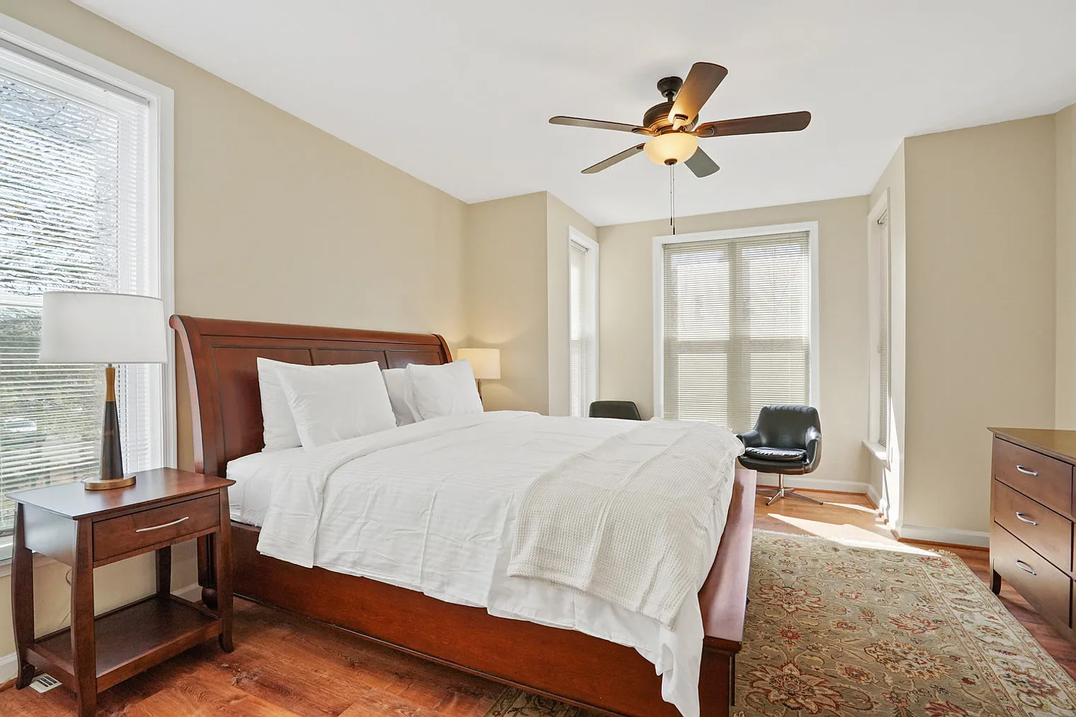 3 bed, 1.0 bath, 25833 sqft, $6,387 — Photo 4