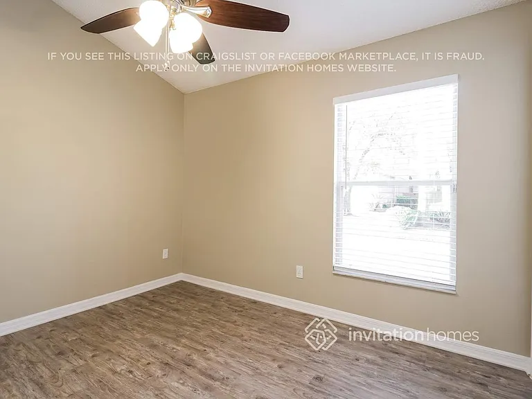 9413 Southern Garden Cir — Photo 14