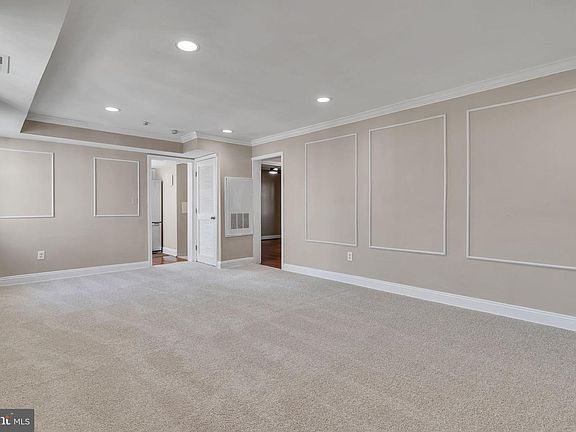 3rd image of 912 Barnaby St SE APT 101