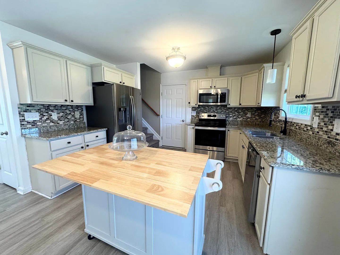 302 Kingswood Blvd — Photo 3