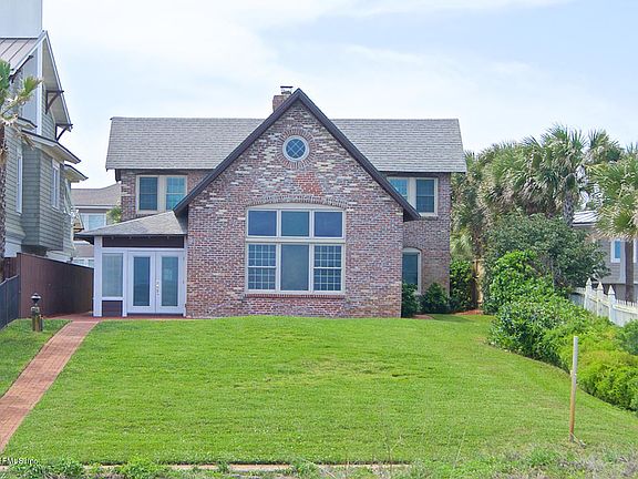 3rd image of 1755 Beach Ave