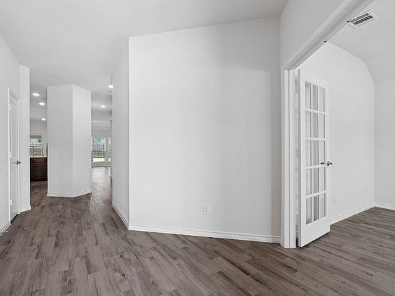 3rd image of 3057 Maverick Dr