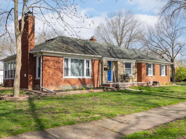 465 Bournemouth Cir, Grosse Pointe Farms, MI 48236