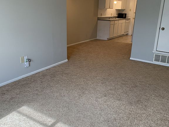 3rd image of 209 Hawaii St APT 202