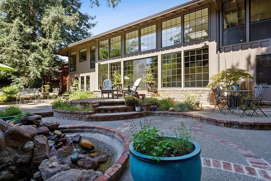 1st image of 3950 Villa Ct