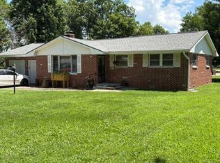 1404 S Madison Avenue, Aurora, MO 65605