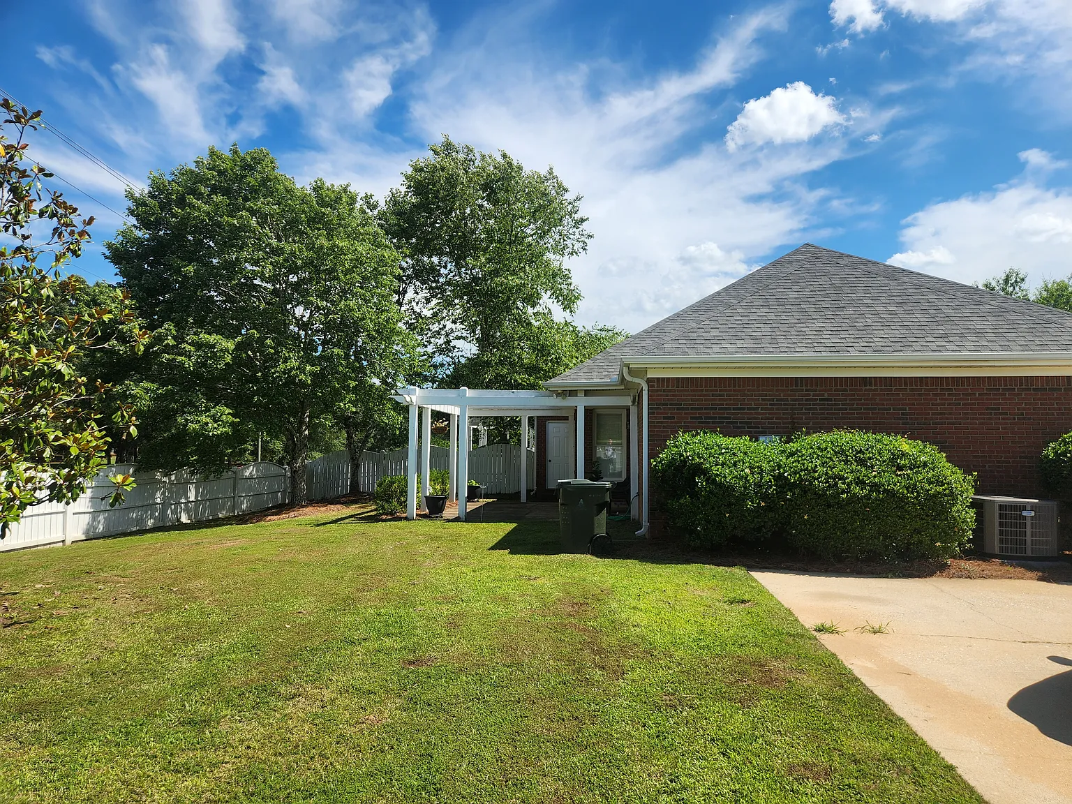 2 bed, 1250 sqft, $1,850 — Photo 3