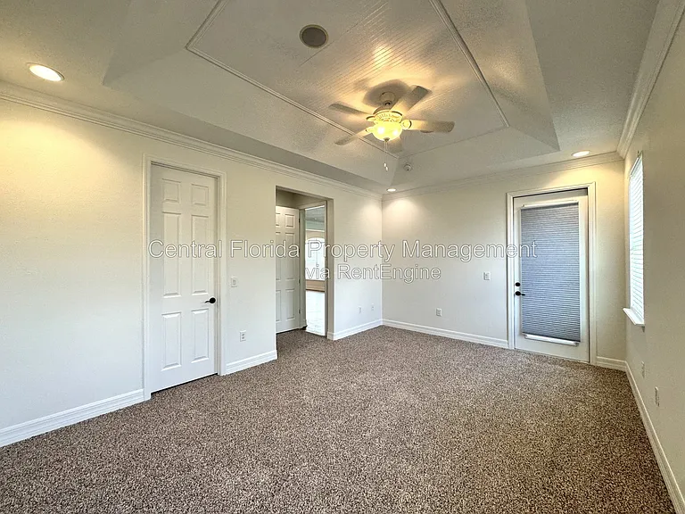 8998 Fullerwood Ave — Photo 12