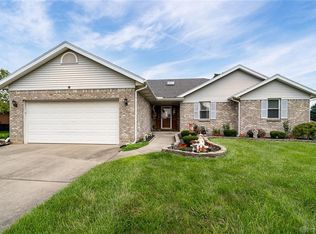 185 Earnhart Dr, Carlisle, OH