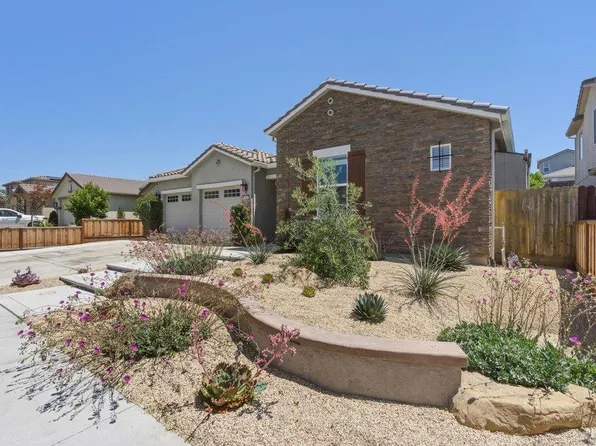 1565 Goldenstar Ct, Hollister, CA 95023