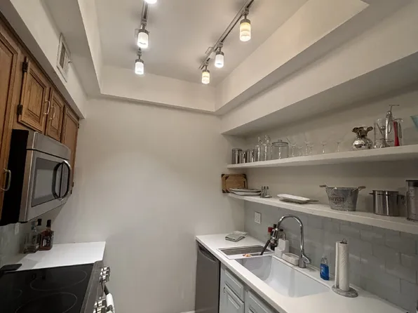 5750 N Camino Esplendora APT 222, Tucson, AZ 85718