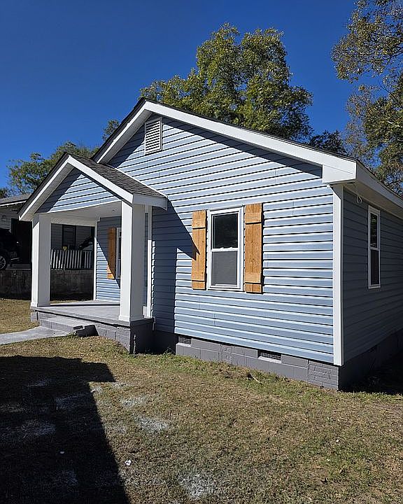 2nd image of 903 Della Sullins St