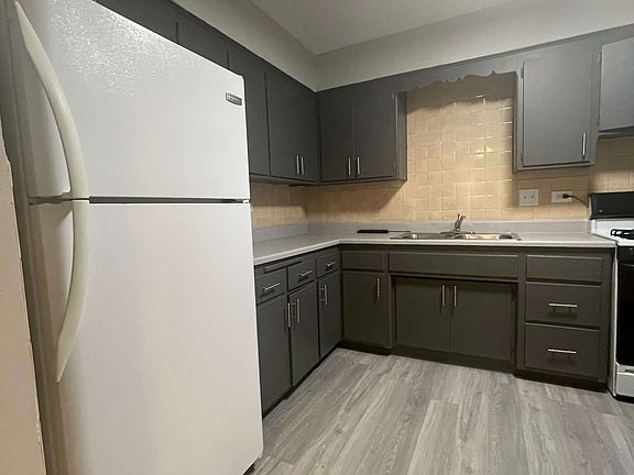 2nd image of 7075 N Paulina St #3224300