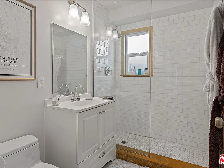 1605 Cabrillo Ave — Photo 29
