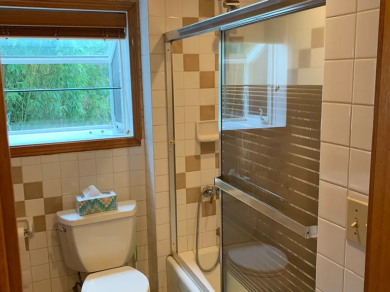 4207 SW Walker St — Photo 8