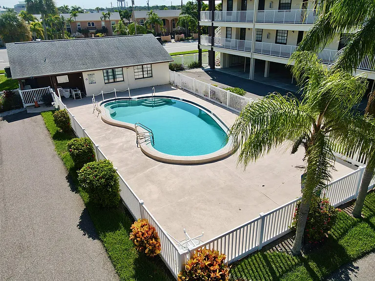 340 Causeway Blvd #202 — Photo 4