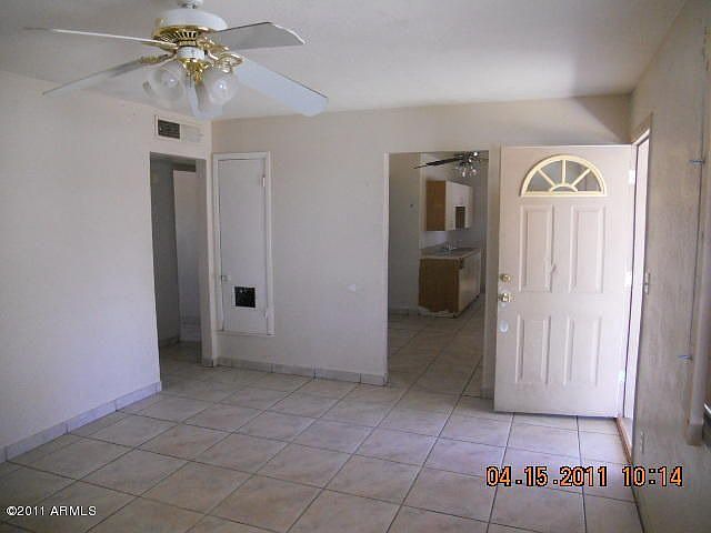 2nd image of 928 E Commonwealth Pl