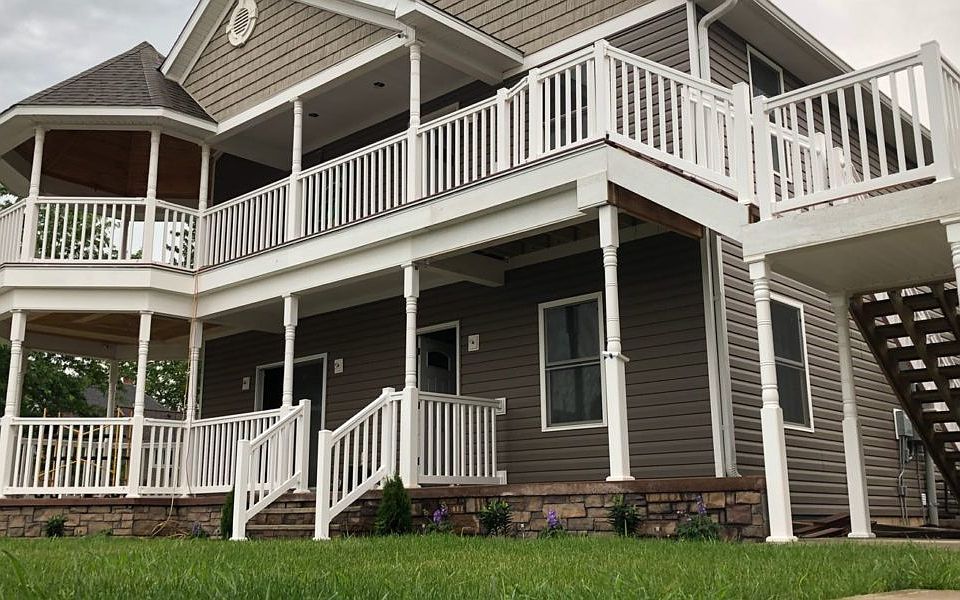 1st image of 520 Lavina St