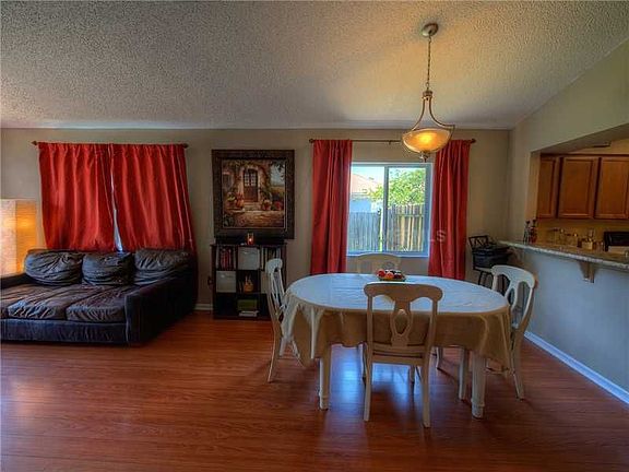5th image of 4524 Country Hills Blvd