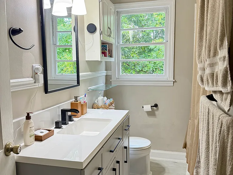 2371 Agnes Dr — Photo 3
