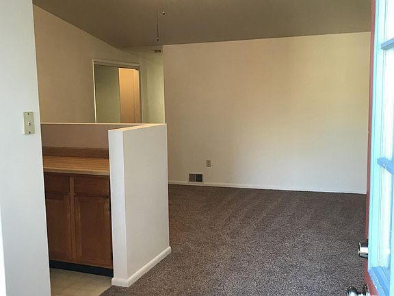 2nd image of 363 E Maiden St #2
