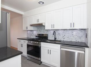 20-65 42nd St #3, Astoria, NY 11105