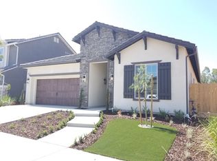 2834 Deauville Ave, Clovis, CA 93619