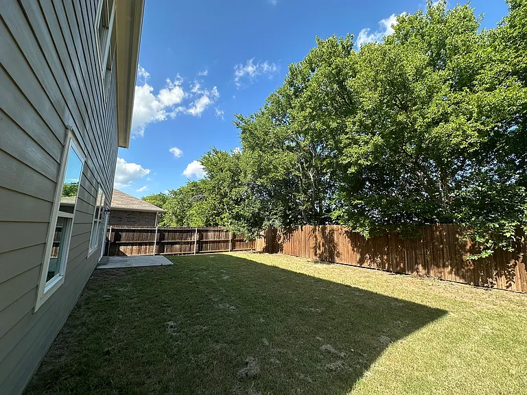 2713 Silver Leaf Ln — Photo 35