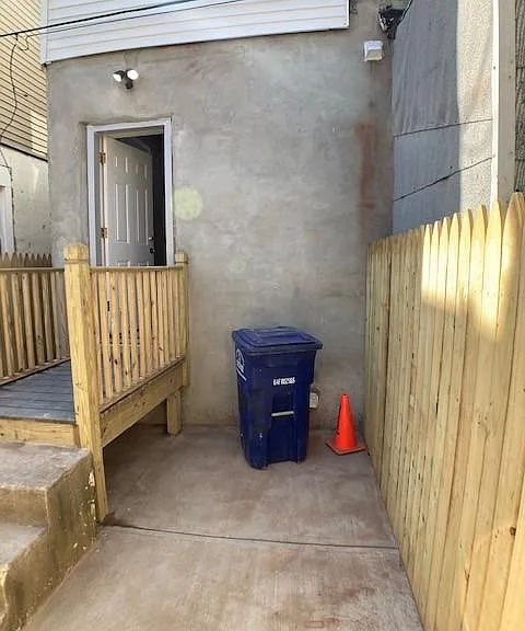 207 E Cambria St — Photo 12