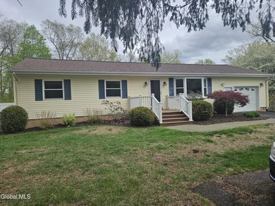 66 Beach Road, Halfmoon, NY, 12065