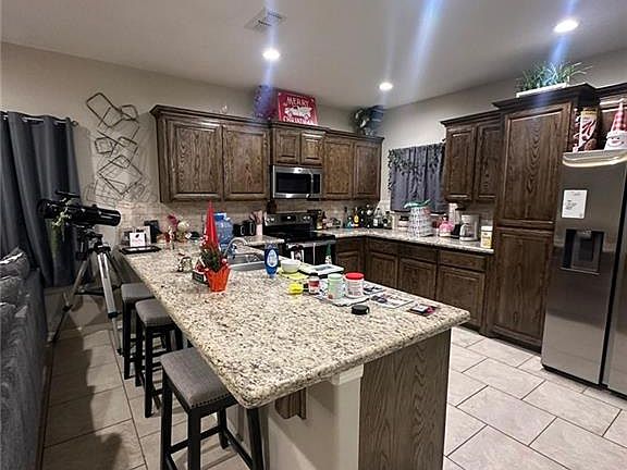 4th image of 600 S Viento Dorado St