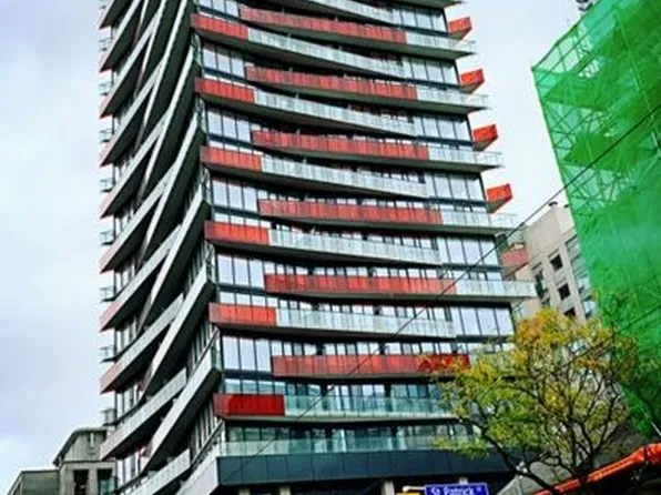 215 Queen St W, Toronto, ON