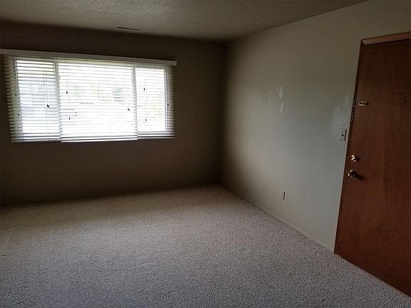 5th image of 2327 W 4th St APT 3