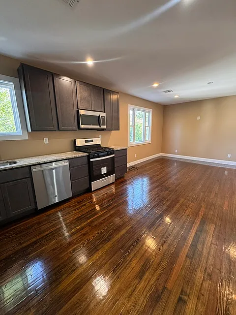 3 bed, $2,500 — Photo 4