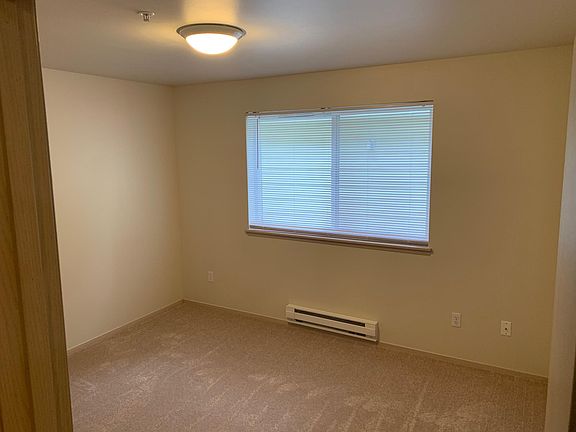 4th image of 7345 NE 175th St APT 106
