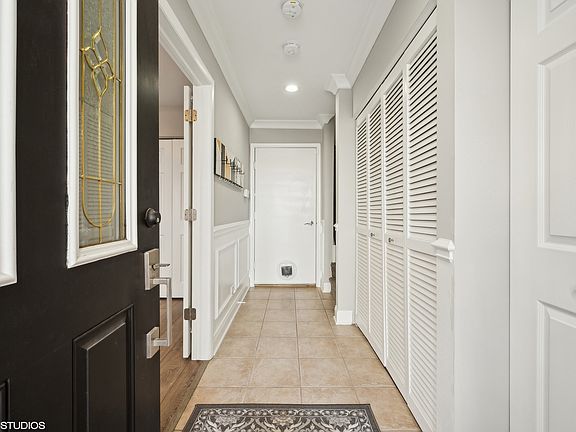 3rd image of 3876 N Milwaukee Ct #3876