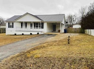 210 Edgewood Dr, Adamsville, TN 38310