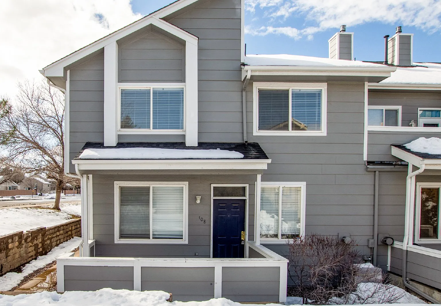 3 bed, 2.5 bath, 1250 sqft, $2,325 — Photo 2