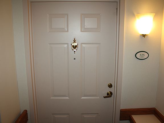 3rd image of 900 N Taylor St APT 525