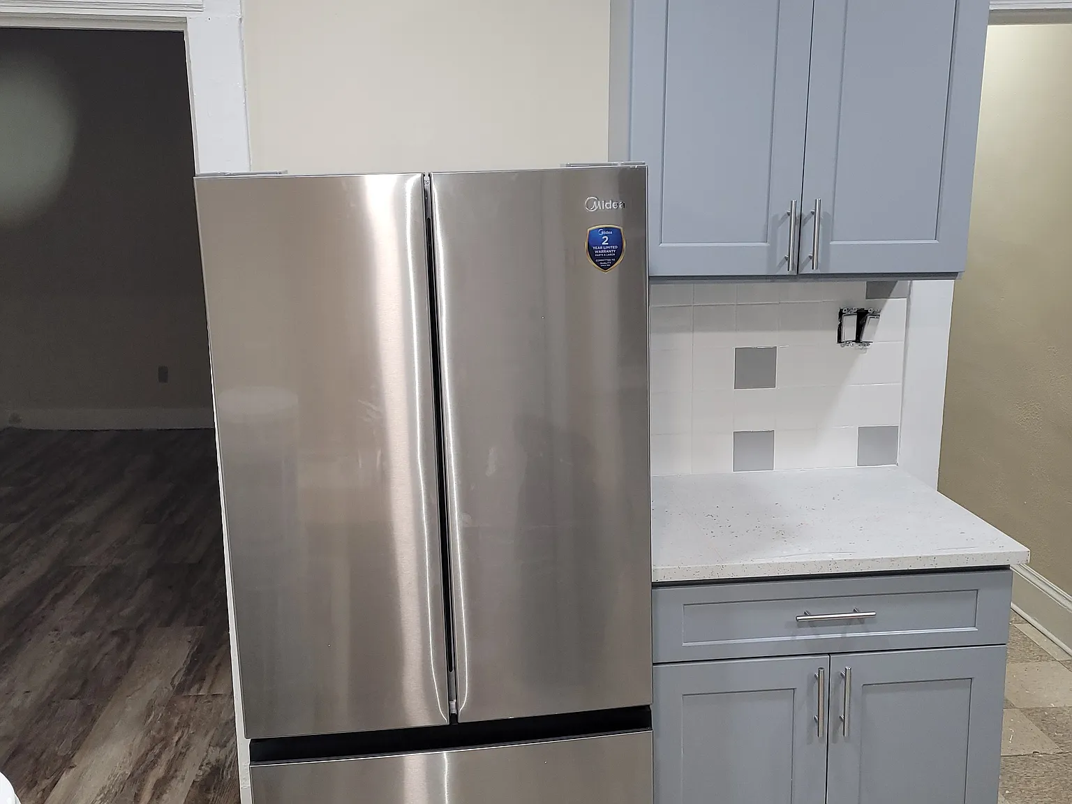 3 bed, 1700 sqft, $1,700 — Photo 2