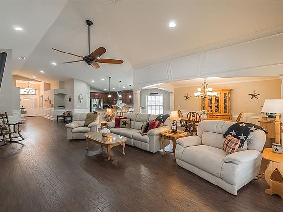 4th image of 6016 Bancroft Blvd