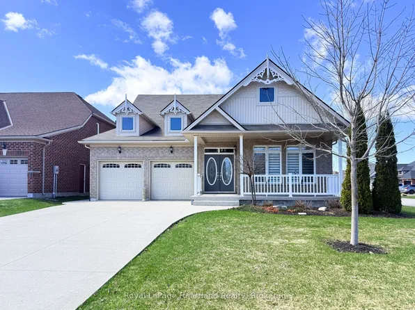 10 Macpherson Ave #10, Huron East, ON N0K 1W0