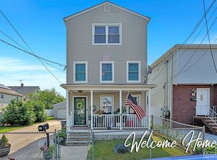 32 Christopher St, Carteret, NJ 07008