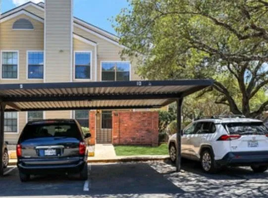 2 bed, 1.5 bath, 916 sqft, $1,500 — Photo 3