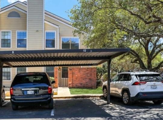 3rd image of 11610 Vance Jackson Rd APT 111