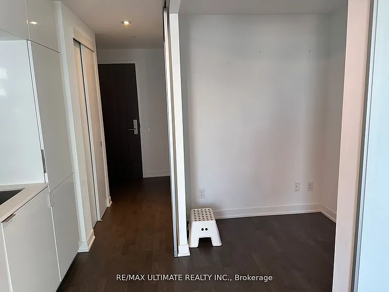 185 Roehampton Ave #1902 — Photo 5