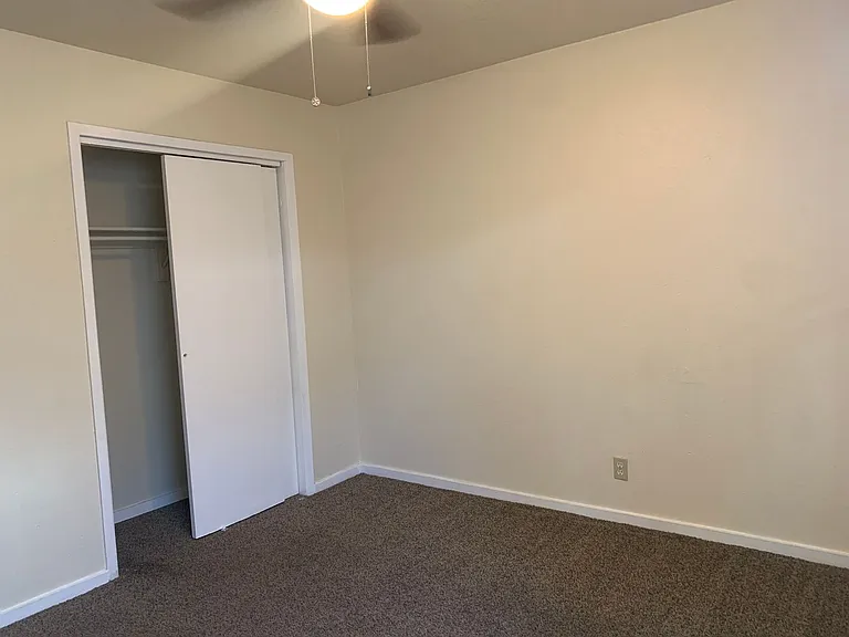 640 Alcazar — Photo 8